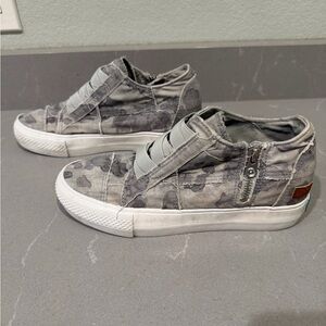Blowfish Kids Gray Camouflage Sneakers